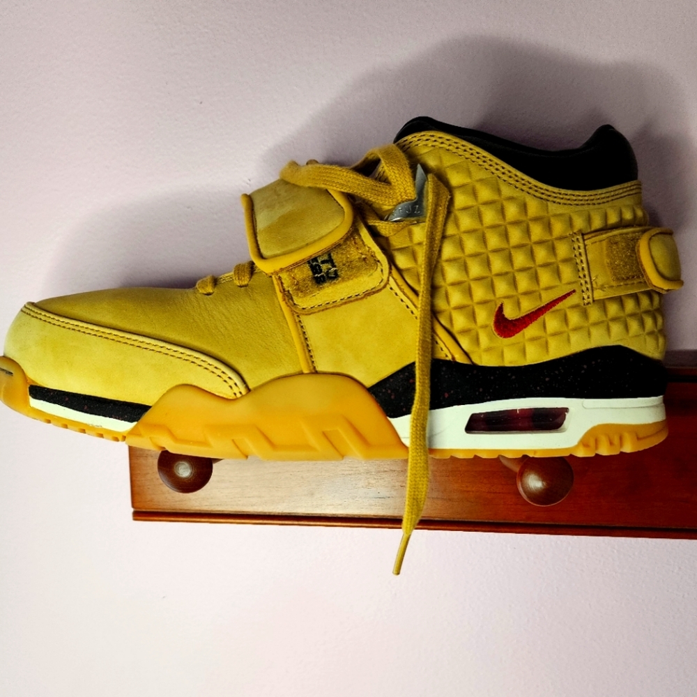 Victor Cruz Nike Air Trainor Wheat Sneakers Sz. 10